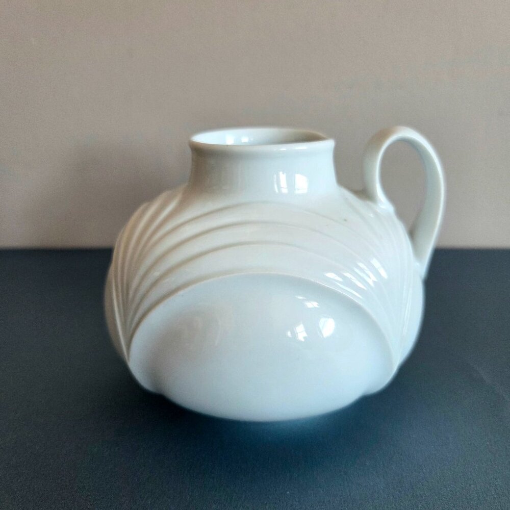 Royal Porzellan Bavaria KPM Germany Handarbeit White Porcelain Vase Germany.